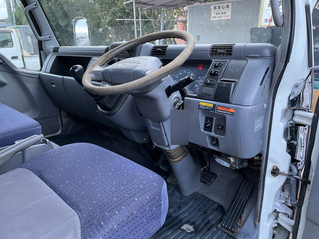 三菱ふそうキャンターセルフクレーン3段小型（2t・3t）[写真32]