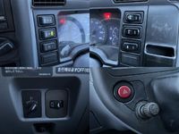 三菱ふそうキャンターセルフクレーン3段小型（2t・3t）[写真37]