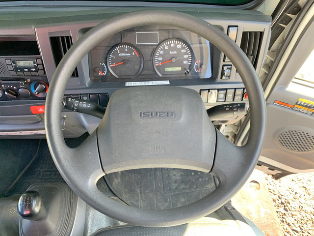 いすゞエルフクレーン3段小型（2t・3t）[写真35]