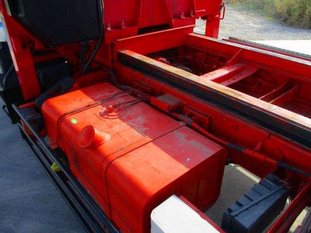 UDトラックスコンドルセーフティクレーン3段増トン（6t・8t）[写真16]