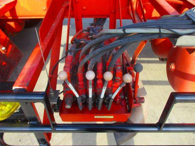 UDトラックスコンドルセーフティクレーン3段増トン（6t・8t）[写真20]