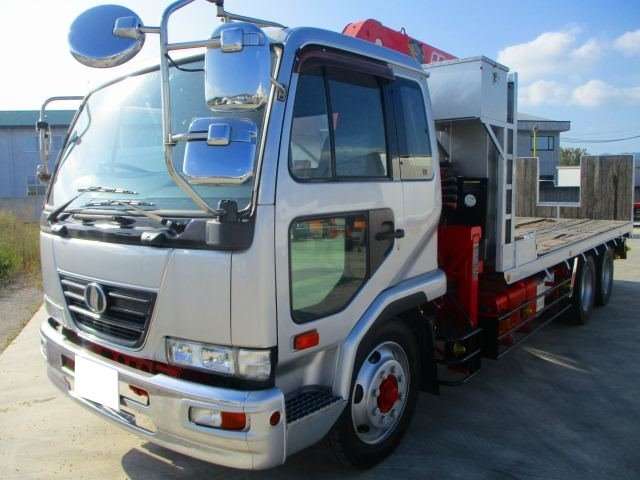 UDトラックスコンドルセーフティクレーン3段増トン（6t・8t）[写真03]