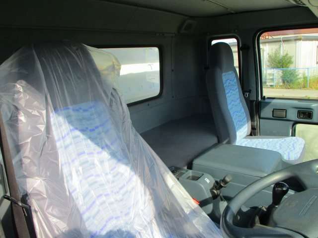 UDトラックスコンドルダンプ増トン（6t・8t）[写真10]