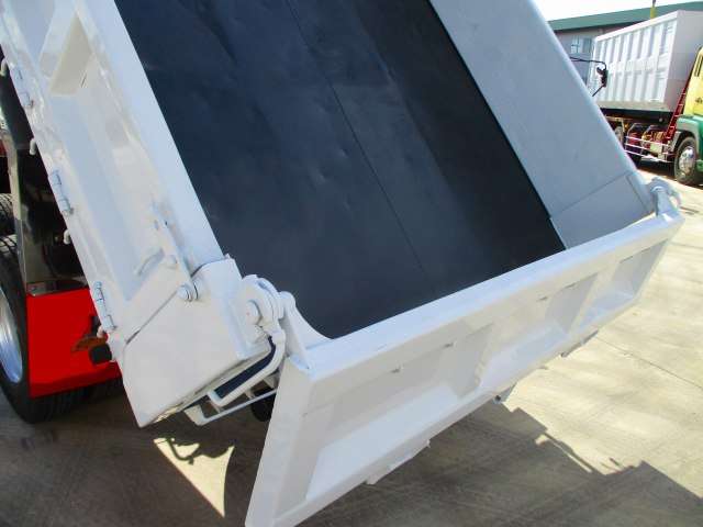 UDトラックスコンドルダンプ増トン（6t・8t）[写真12]