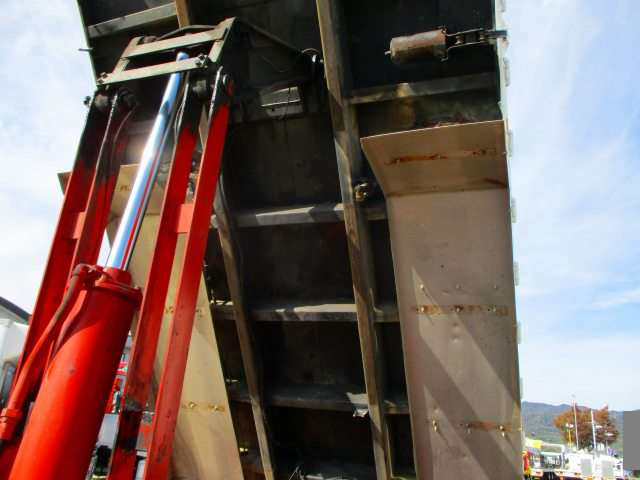 UDトラックスコンドルダンプ増トン（6t・8t）[写真13]