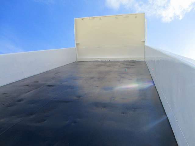 UDトラックスコンドルダンプ増トン（6t・8t）[写真27]