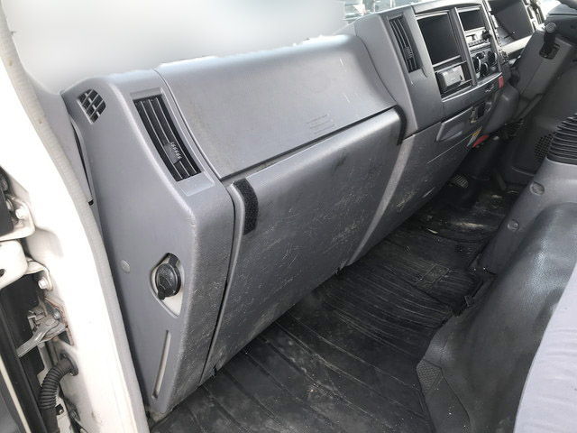 いすゞエルフアルミバン小型（2t・3t）[写真30]