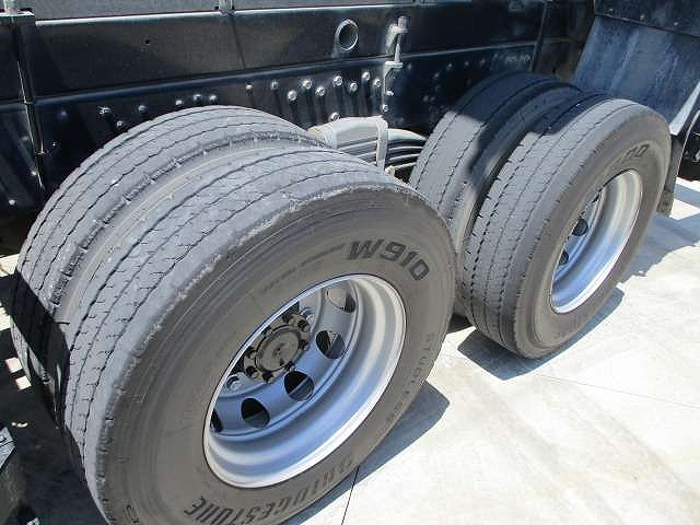 三菱ふそうスーパーグレートダンプ大型（10t）[写真12]