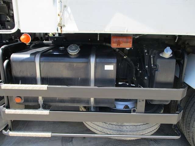 三菱ふそうスーパーグレートダンプ大型（10t）[写真17]