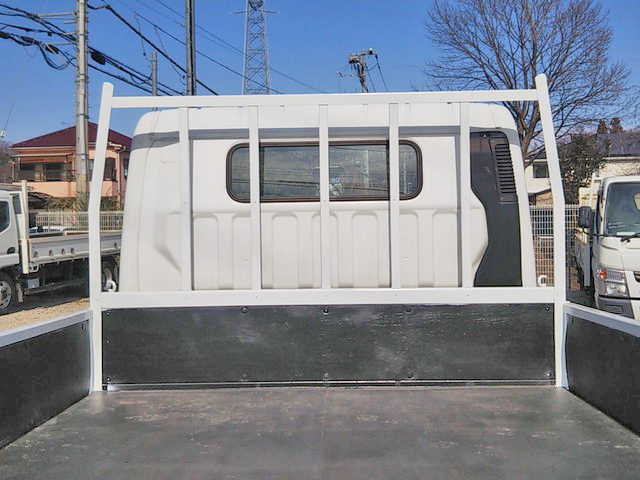 三菱ふそうキャンター平ボディ小型（2t・3t）[写真11]