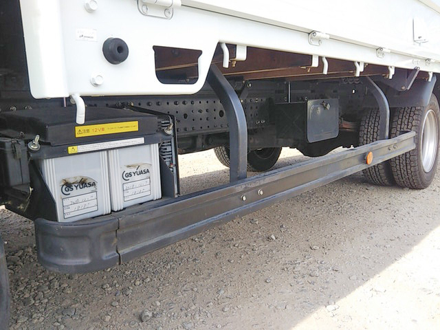 三菱ふそうキャンター平ボディ小型（2t・3t）[写真15]