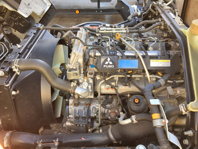 三菱ふそうキャンター平ボディ小型（2t・3t）[写真25]