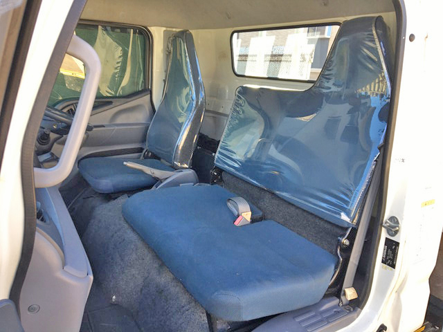 三菱ふそうキャンター平ボディ小型（2t・3t）[写真31]