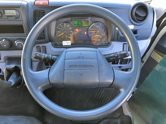 三菱ふそうキャンター平ボディ小型（2t・3t）[写真34]