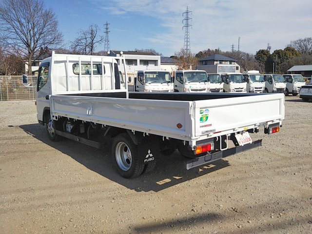 三菱ふそうキャンター平ボディ小型（2t・3t）[写真04]