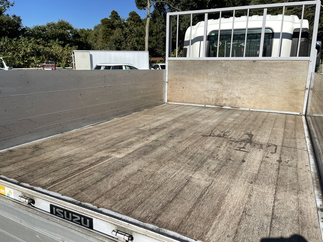 いすゞフォワードアルミブロック中型（4t）[写真10]