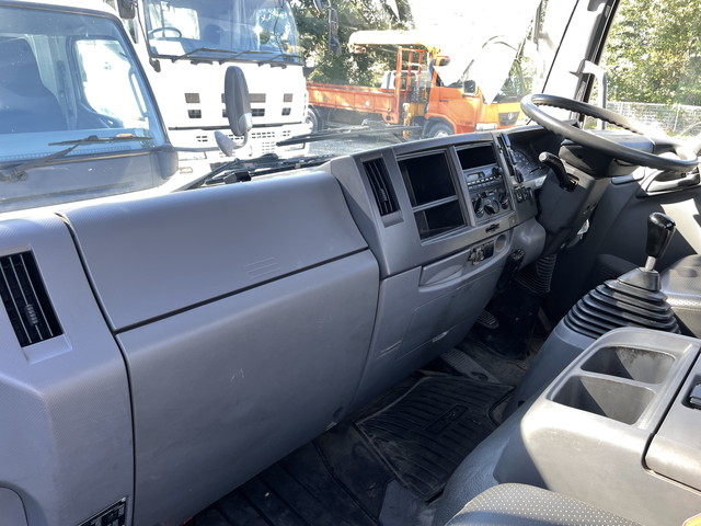 いすゞフォワードアルミブロック中型（4t）[写真23]