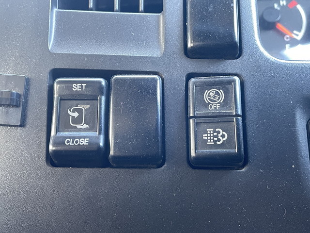 いすゞフォワードアルミブロック中型（4t）[写真32]