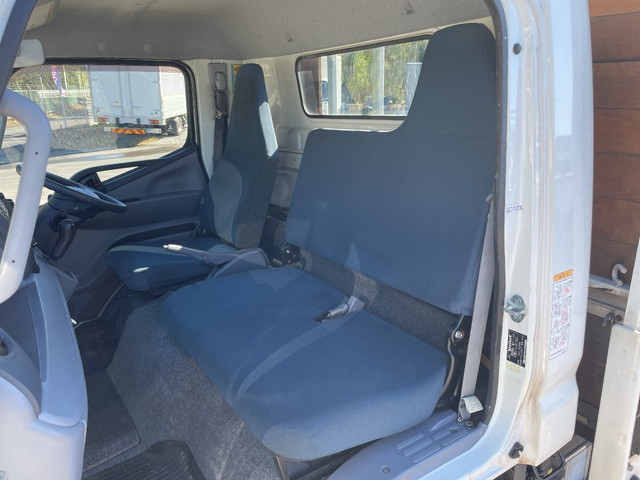 三菱ふそうキャンター平ボディ小型（2t・3t）[写真25]
