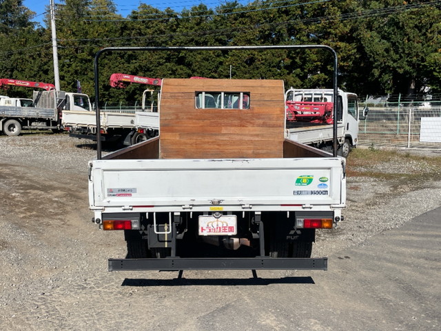 三菱ふそうキャンター平ボディ小型（2t・3t）[写真09]