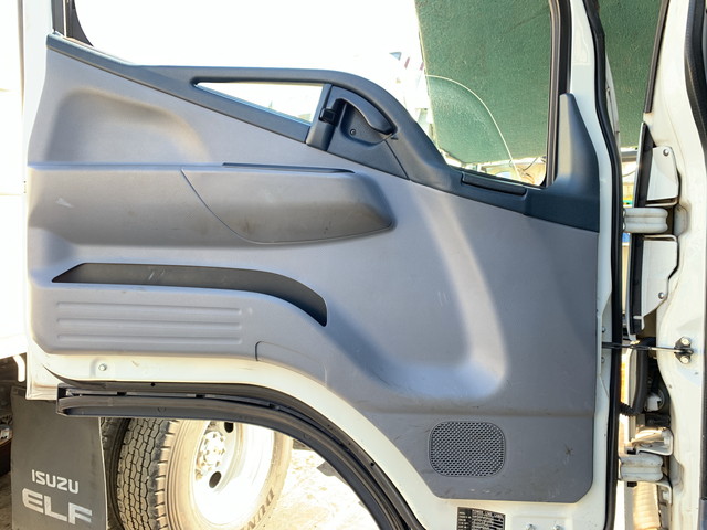 三菱ふそうキャンタークレーン3段小型（2t・3t）[写真27]