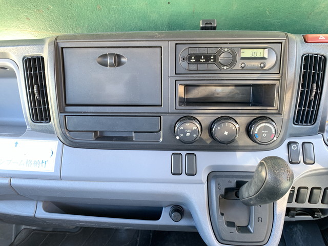 三菱ふそうキャンタークレーン3段小型（2t・3t）[写真36]