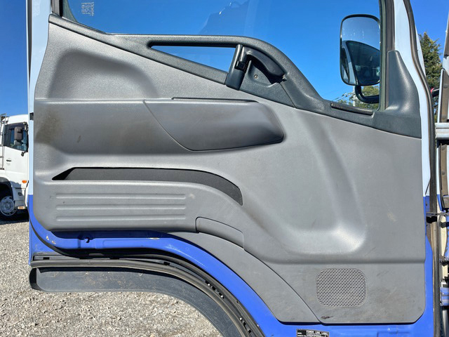 三菱ふそうキャンターパッカー車（塵芥車）小型（2t・3t）[写真30]