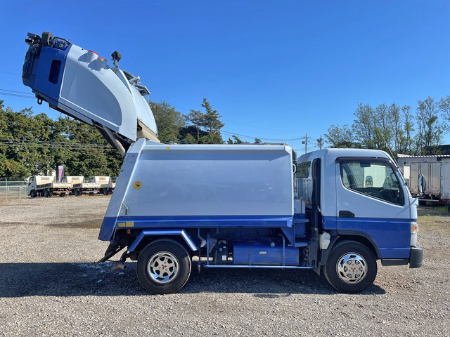 三菱ふそうキャンターパッカー車（塵芥車）小型（2t・3t）[写真06]