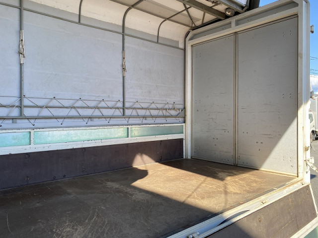 日野デュトロ幌ウイング小型（2t・3t）[写真12]