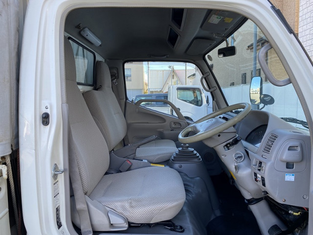 日野デュトロ幌ウイング小型（2t・3t）[写真23]