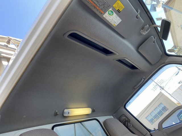 日野デュトロ幌ウイング小型（2t・3t）[写真36]
