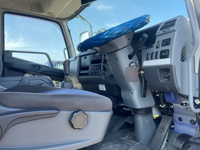 三菱ふそうファイターアルミウイング中型（4t）[写真30]