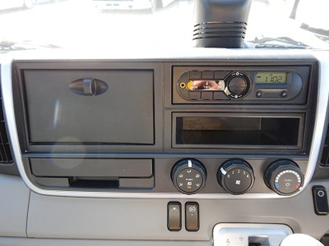 三菱ふそうキャンターアルミバン小型（2t・3t）[写真16]