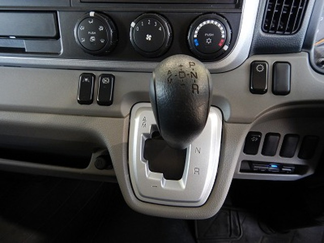 三菱ふそうキャンターアルミバン小型（2t・3t）[写真19]