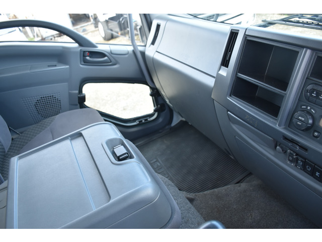 いすゞフォワードパッカー車（塵芥車）中型（4t）[写真10]