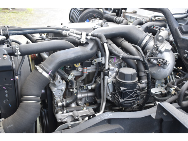 いすゞフォワードパッカー車（塵芥車）中型（4t）[写真13]