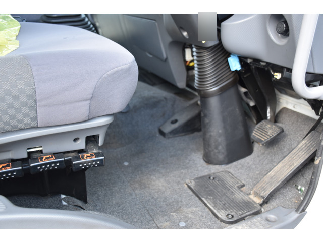 いすゞフォワードパッカー車（塵芥車）中型（4t）[写真19]