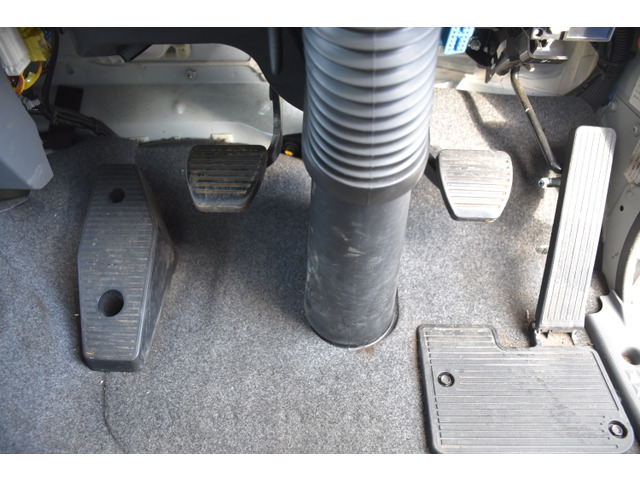 いすゞフォワードパッカー車（塵芥車）中型（4t）[写真09]