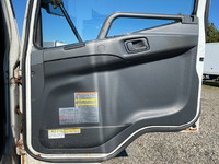 三菱ふそうファイターパネルバン中型（4t）[写真22]