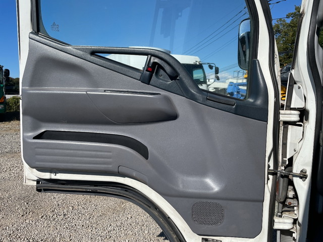 三菱ふそうキャンターユニック4段小型（2t・3t）[写真24]