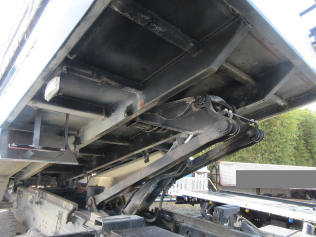 いすゞギガダンプ大型（10t）[写真12]