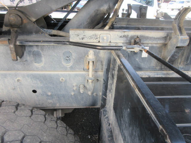 いすゞギガダンプ大型（10t）[写真17]