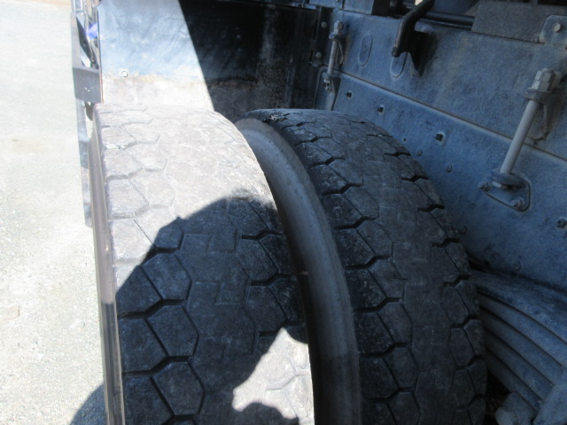 いすゞギガダンプ大型（10t）[写真23]