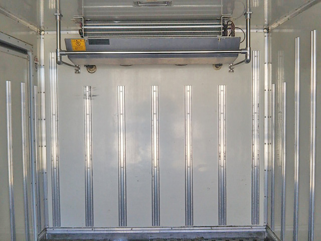 いすゞエルフ冷凍車（冷蔵車）小型（2t・3t）[写真14]