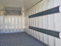 いすゞエルフ冷凍車（冷蔵車）小型（2t・3t）[写真15]