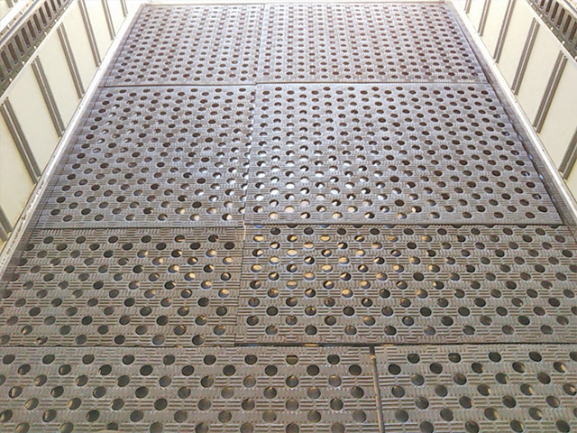 いすゞエルフ冷凍車（冷蔵車）小型（2t・3t）[写真16]