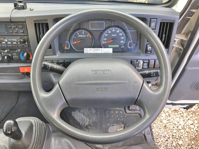 いすゞエルフ冷凍車（冷蔵車）小型（2t・3t）[写真34]