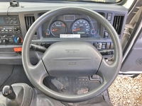 いすゞエルフ冷凍車（冷蔵車）小型（2t・3t）[写真34]