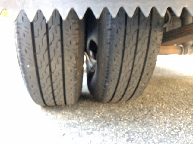 三菱ふそうキャンターガッツ平ボディ小型（2t・3t）[写真16]