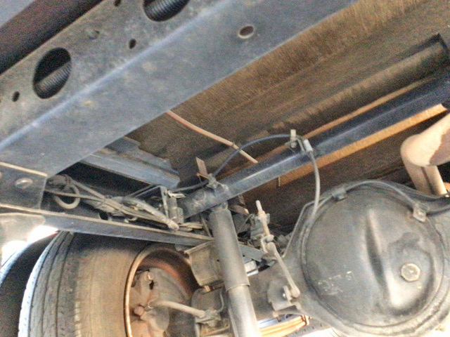 三菱ふそうキャンターガッツ平ボディ小型（2t・3t）[写真18]